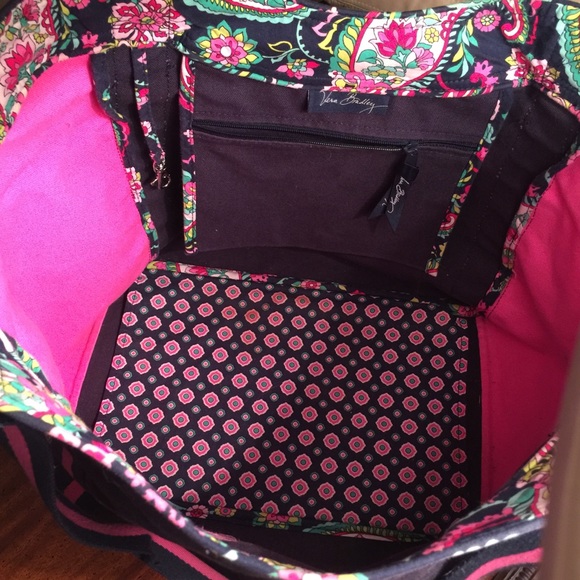 Vera Bradley Handbags - OVERSIZED Vera Bradley large weekend overnight tote